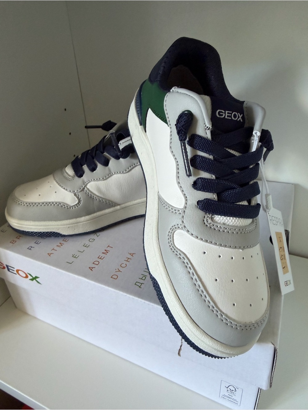 Geox Washiba White, Navy & Green Low-Top Sneakers Kids Boys 13US 31EU NWT